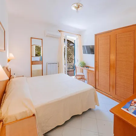 Grazia Scannella Hotell Forio di Ischia